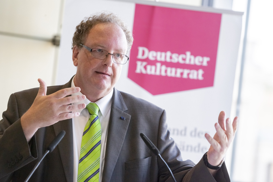 Olaf Zimmermann, Geschäftsführer des Deutschen Kulturrates und Herausgeber von "Wachgeküsst - 20 Jahre neue Kulturpolitik des Bundes 1998 – 2018", spricht bei der Vorstellung seines Buches in der Akademie der Künste.