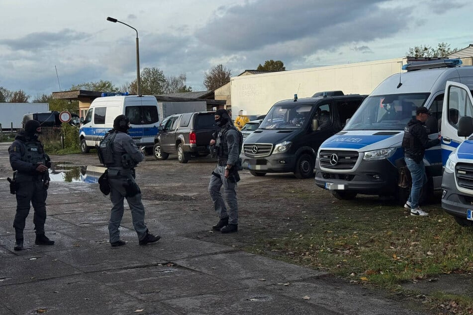 An dem Großeinsatz in Nauen waren etwa 150 Beamte aus Berlin und Brandenburg beteiligt.