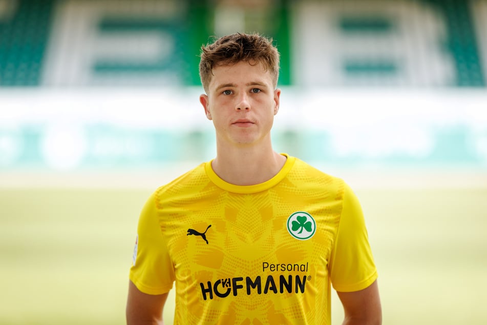 Noch steht Sebastian Jung (21) für zwei Jahre bei Greuther Fürth II unter Vertrag.