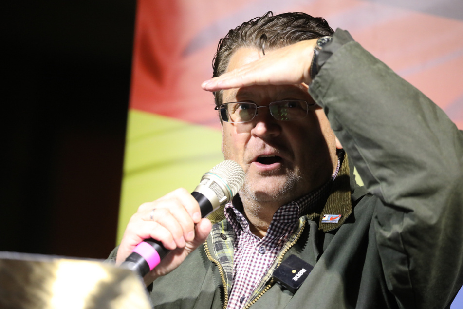 Stephan Brandner (54, AfD), Mitglied des Deutschen Bundestages, spricht bei einer Kundgebung der AfD.