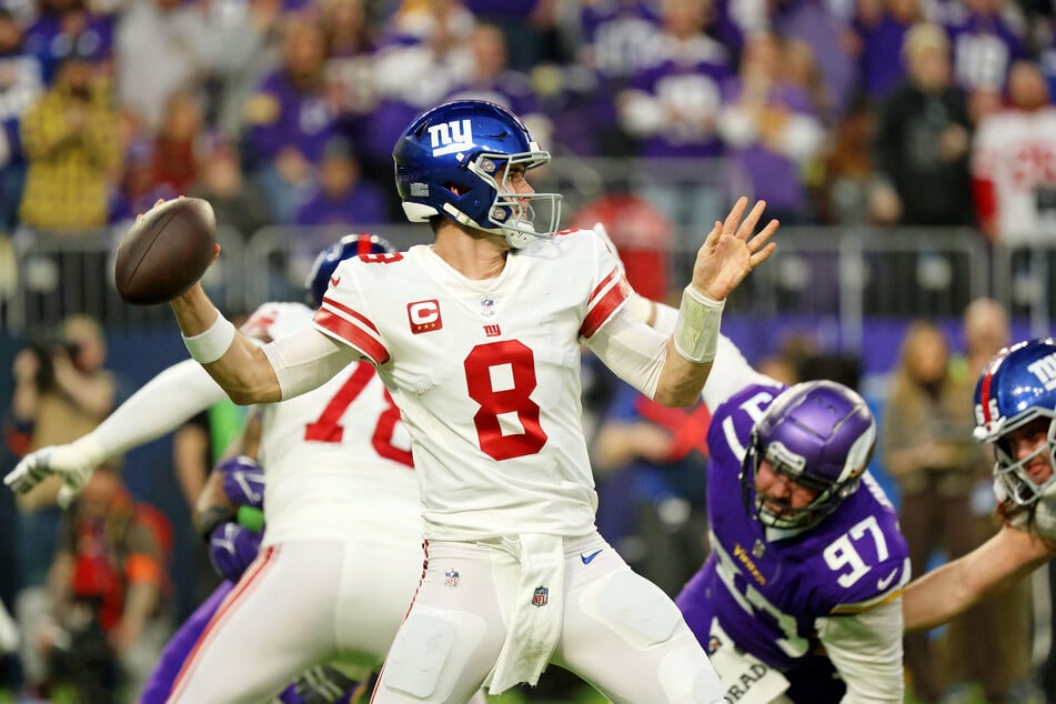Giants 1uarterback Daniel Jones became the first player to ever tally 300 passing yards, two passing touchdowns, and 70 rushing yards in a playoff game.