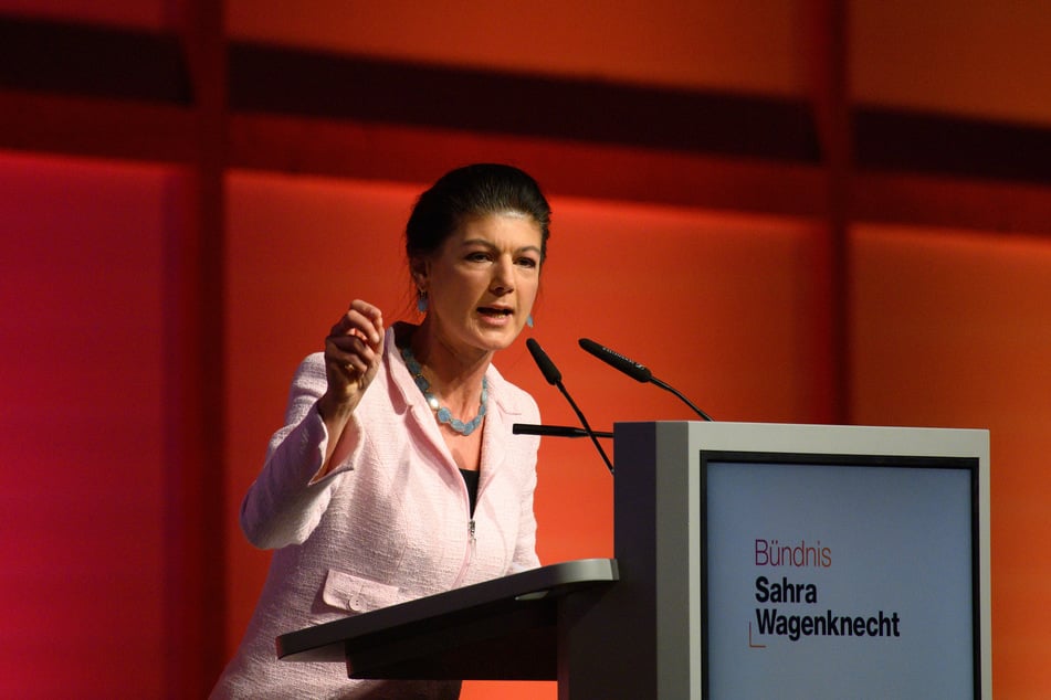 Das BSW will Sahra Wagenknecht (56) ins Duell gegen die AfD-Chefin schicken.
