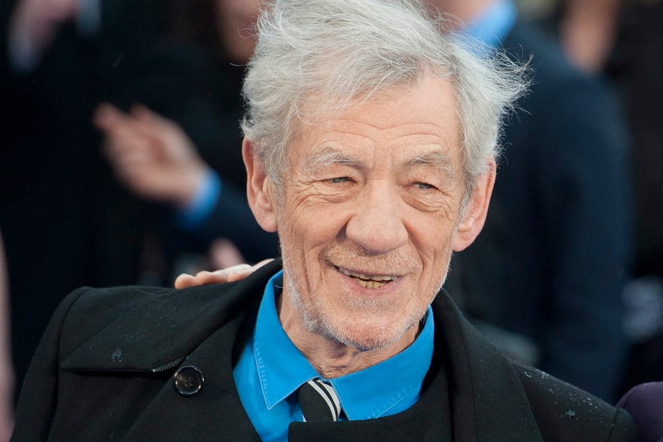 Laut Ian McKellen (85) habe sich die Queen ihm gegenüber mehrfach unhöflich verhalten.