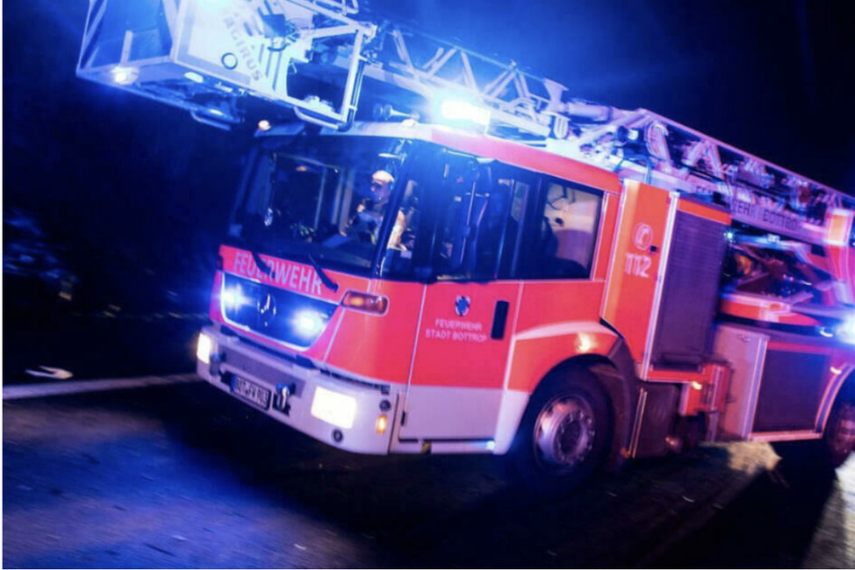 Rollstuhl-Akku fängt Feuer: Rentner-Ehepaar sitzt in Brandwohnung in der Falle!