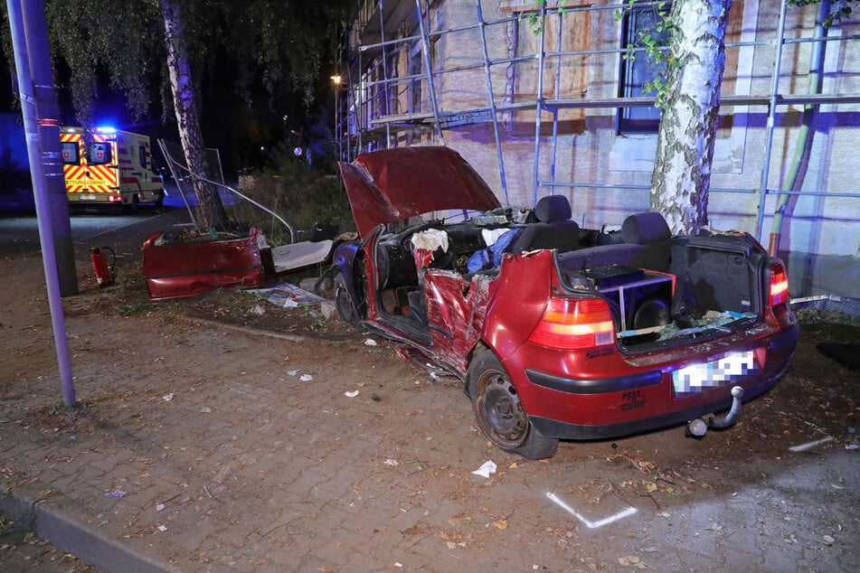 Der Rettungsdienst brachte die beiden Schwerverletzten sofort ins Krankenhaus.