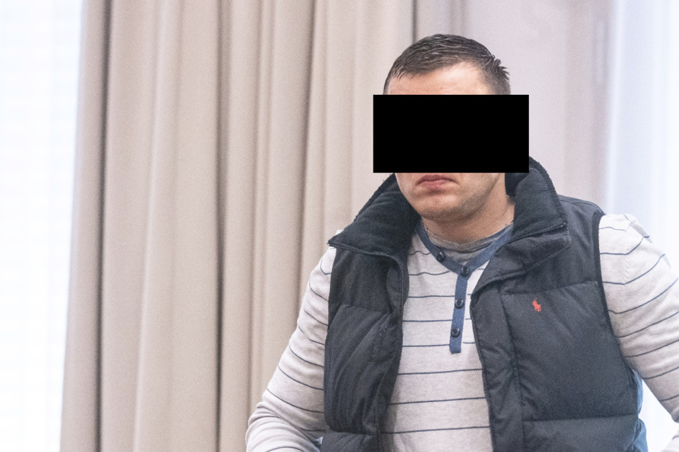 Der Dauerkriminelle Burkhard J. (31) steht wegen einer besonderen Dreistigkeit vor Gericht.