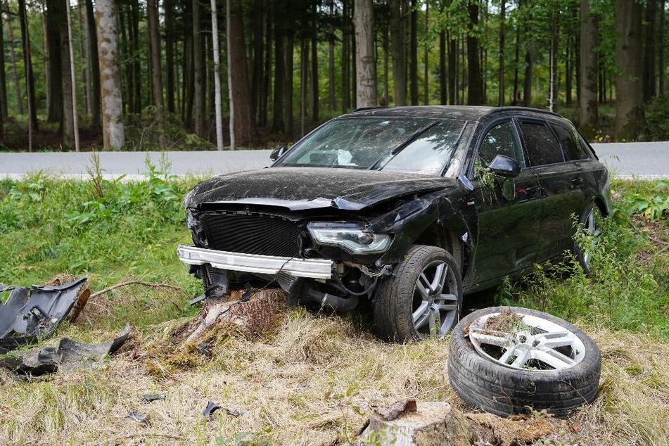 Am Audi entstand ein Sachschaden von rund 50.000 Euro.