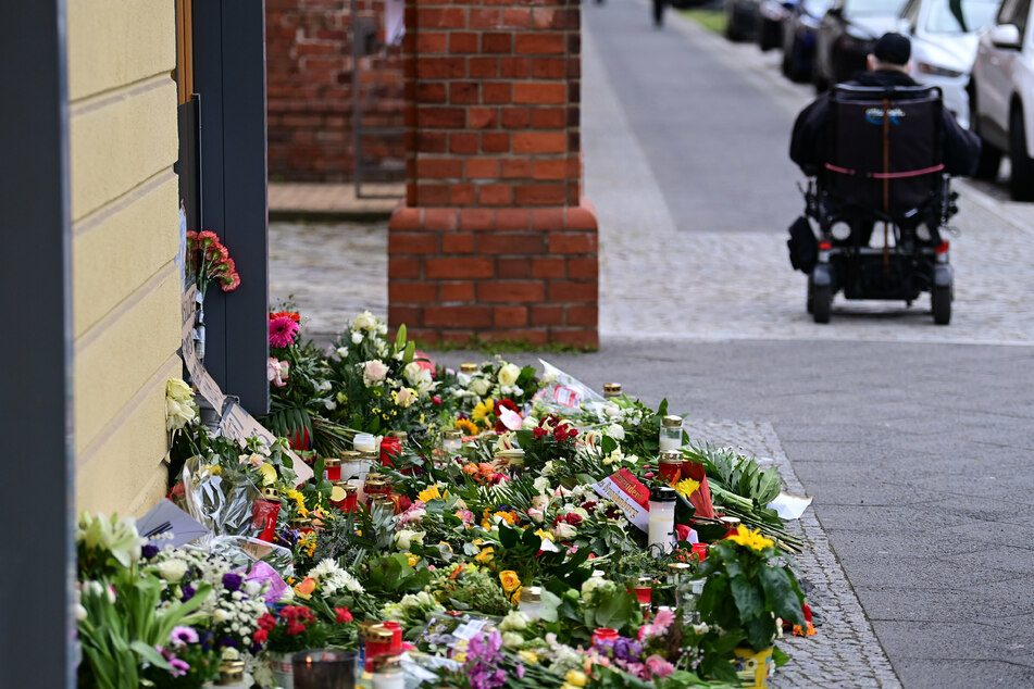 Nach Bluttat in Potsdam Schwer verletzte Bewohnerin auf