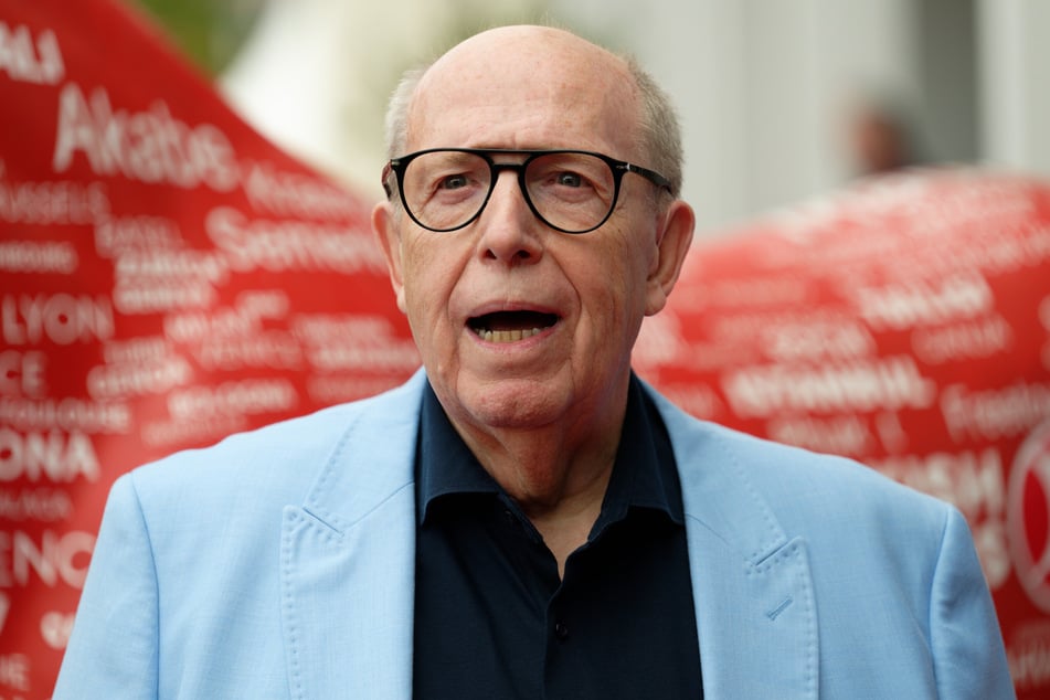 Fußball-Legende Reiner Calmund (77) kommt im Mai nach Leipzig, um Geschichten aus seiner bewegenden Karriere zu erzählen.