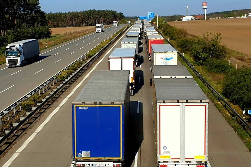 Die Autobahn sollte in Fahrtrichtung Hannover bis in den Vormittag gesperrt bleiben.