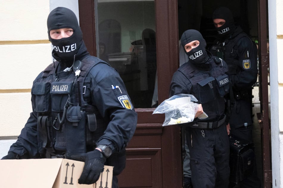Ermittler haben am Freitag fünf Wohnungen in Berlin durchsucht und Beweismittel sichergestellt. (Symbolfoto)
