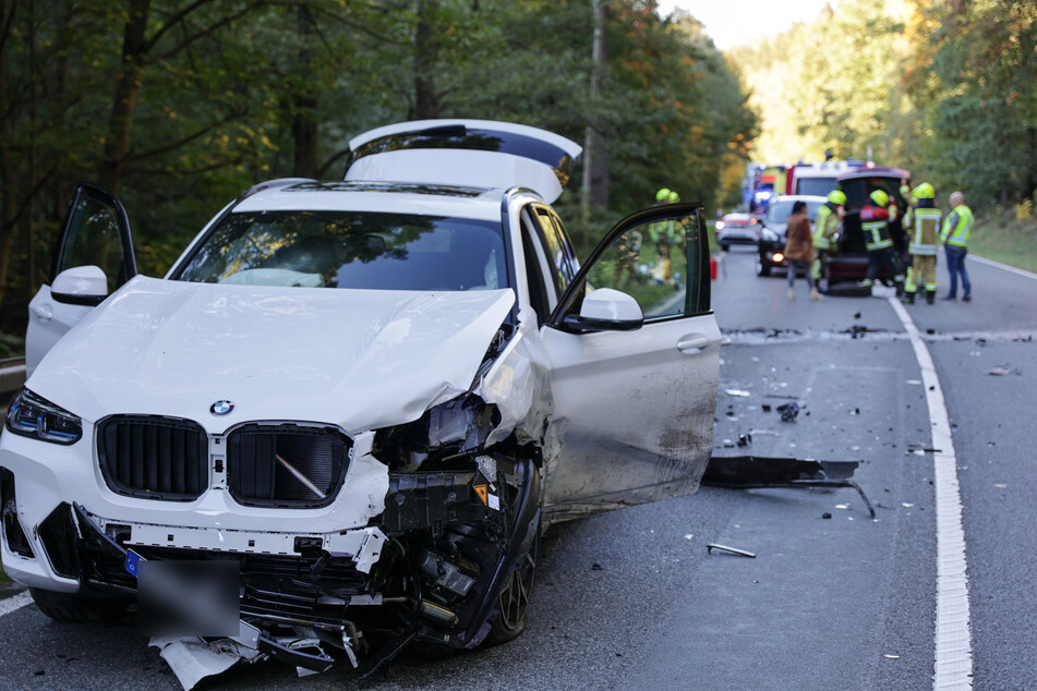 Auch der BMW erlitt einen Totalschaden.