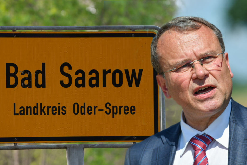 Landrat Rolf Lindemann (63, SPD) hat in Bad Saarow eine Gaststätte wegen Verstößen gegen die geltenden Corona-Regeln schließen lassen, die offenbar von einem sogenannten Reichsbürger betrieben wird.