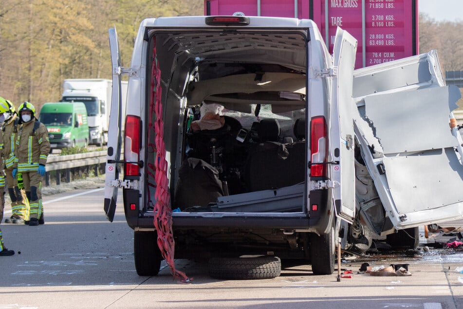 Unfall A7: A7 nach schwerem Unfall in Richtung Hamburg gesperrt
