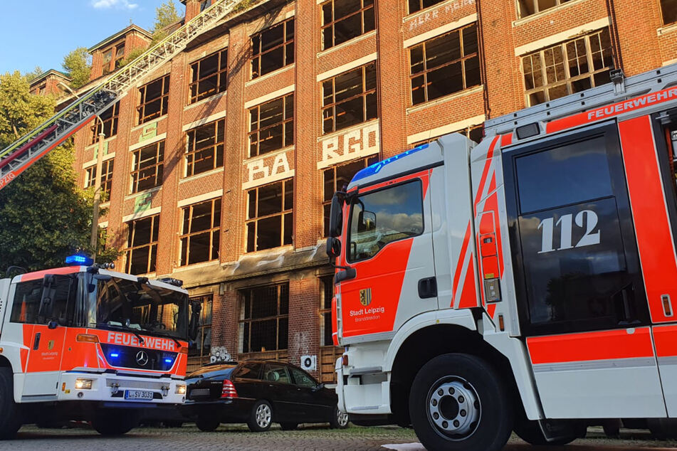 Die Feuerwehr rückte in die Theodor-Neubauer-Straße an.