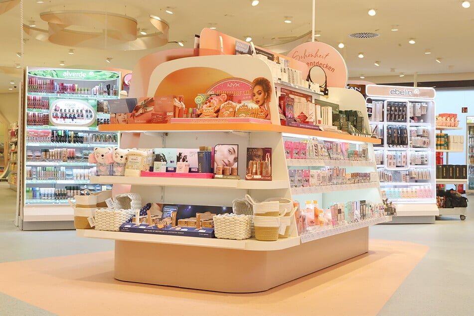 Der dm-Markt feiert mit vielen Eröffnungs-Highlights.