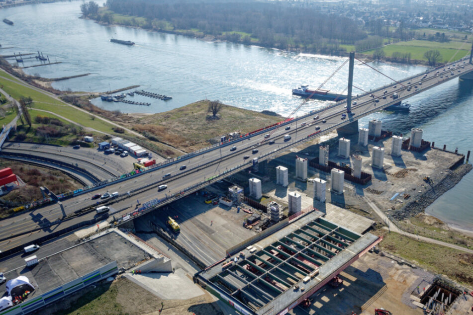 2025 soll die neue Leverkusener Rheinbrücke fertig sein.