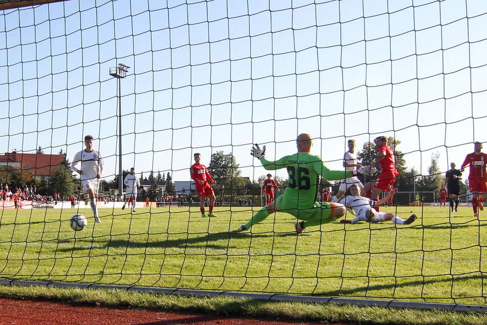 FSV-Oldie Ronny König (38) beseitigte mit seinem Treffer zum 3:1 alle Zweifel.