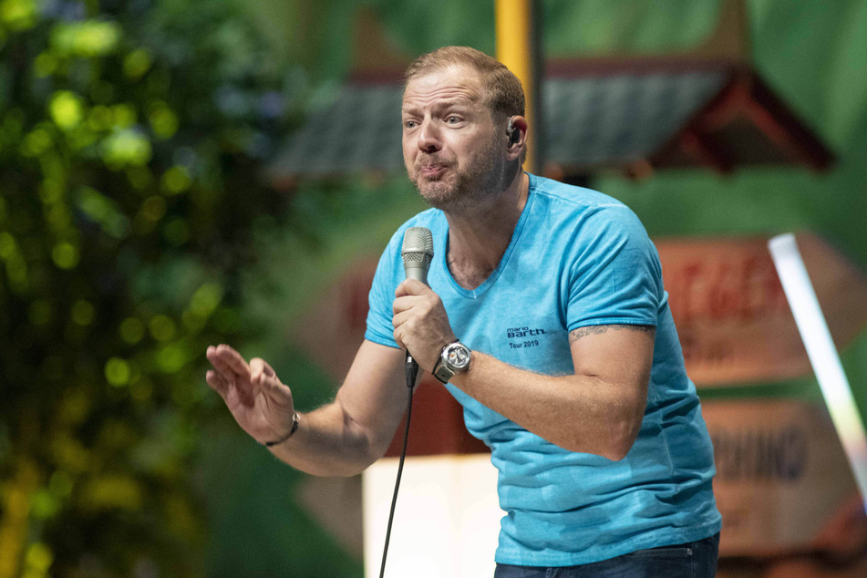 Alles lief glimpflich ab: Mario Barth begeisterte die Fans in der Messehalle mit seinen beliebten Blödeleien.