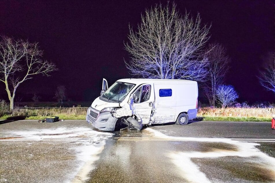 Der Transporter wurde schwer beschädigt.