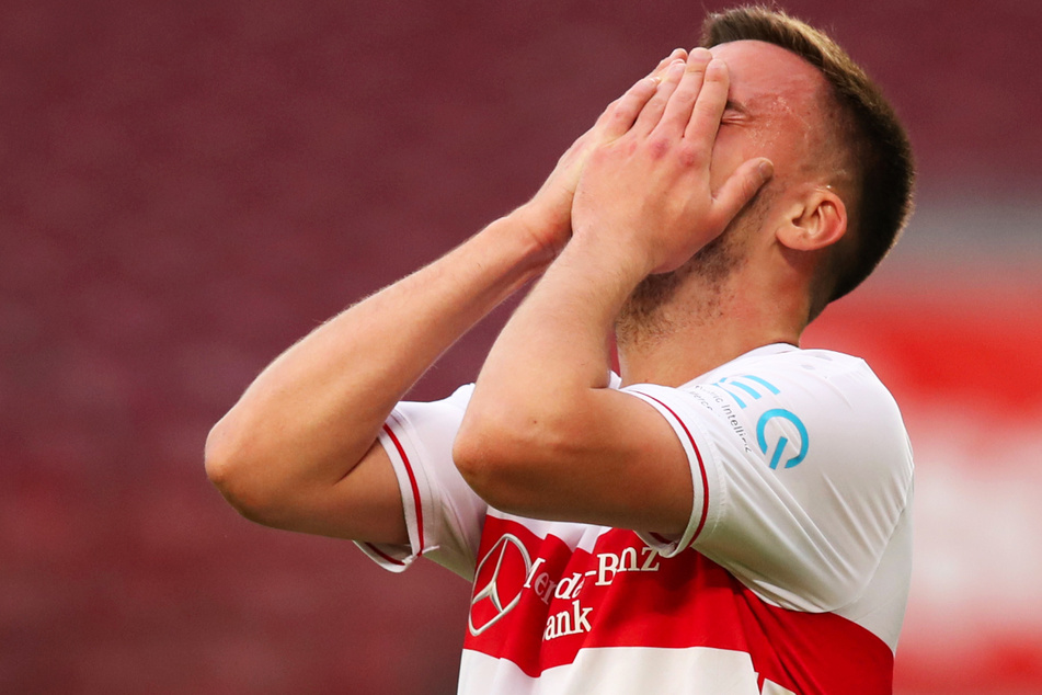 Philipp Förster (26) kann die Niederlage gegen den BVB nicht fassen.