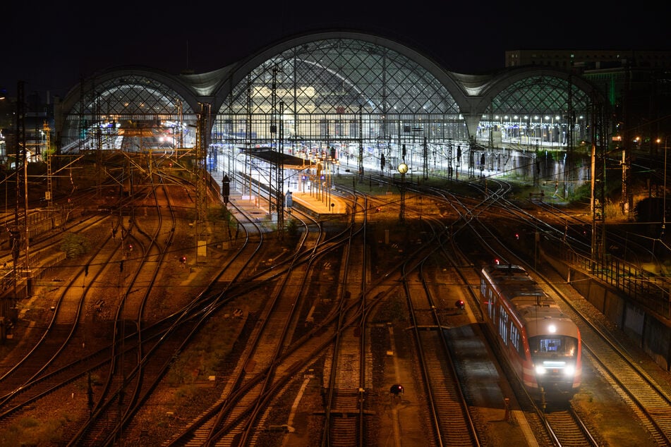 Am Dresdner Hauptbahnhof kam es in der Nacht zum Sonntag zur Randale.