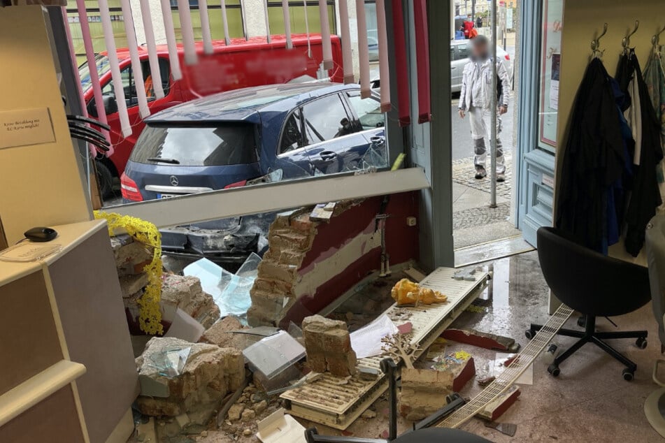 Der Blick aus dem betroffenen Friseurladen.