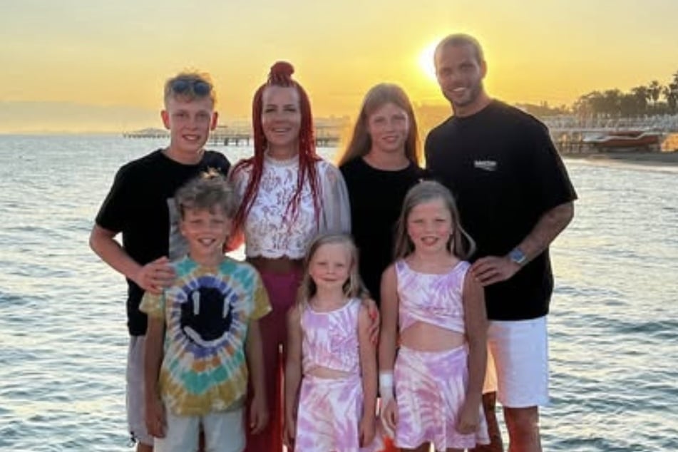 Neben dem Update zur Gesundheit von Delani berichtete Mama Dana auch, dass Austauschschüler Valentino (o.l.) wieder bei ihnen wohnt.