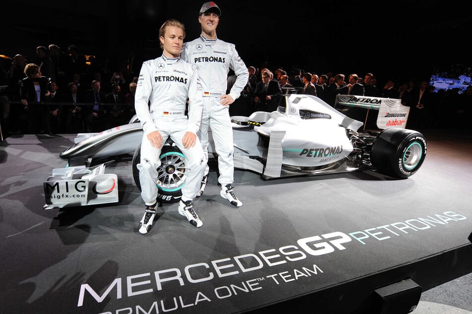 2010 startete Schumi seine Mission beim sich neu gegründeten Mercedes F1 Team. Gemeinsam mit Teamkollege Nico Rosberg startete Schumacher bis Ende 2012 für das Stuttgarter Formel 1 Team.