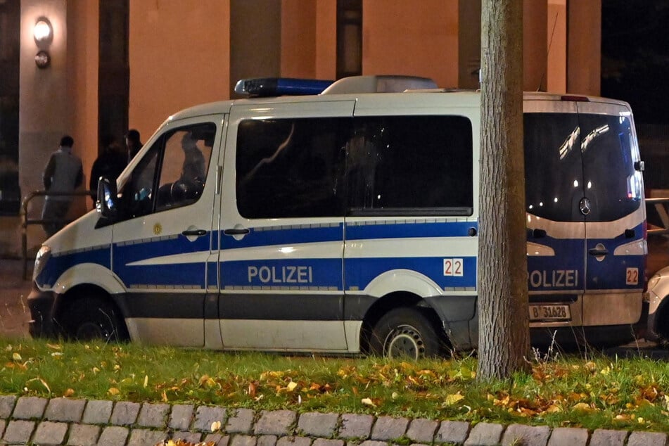 Dieser Polizeiwagen wurde Zielscheibe einer Eier-Attacke.