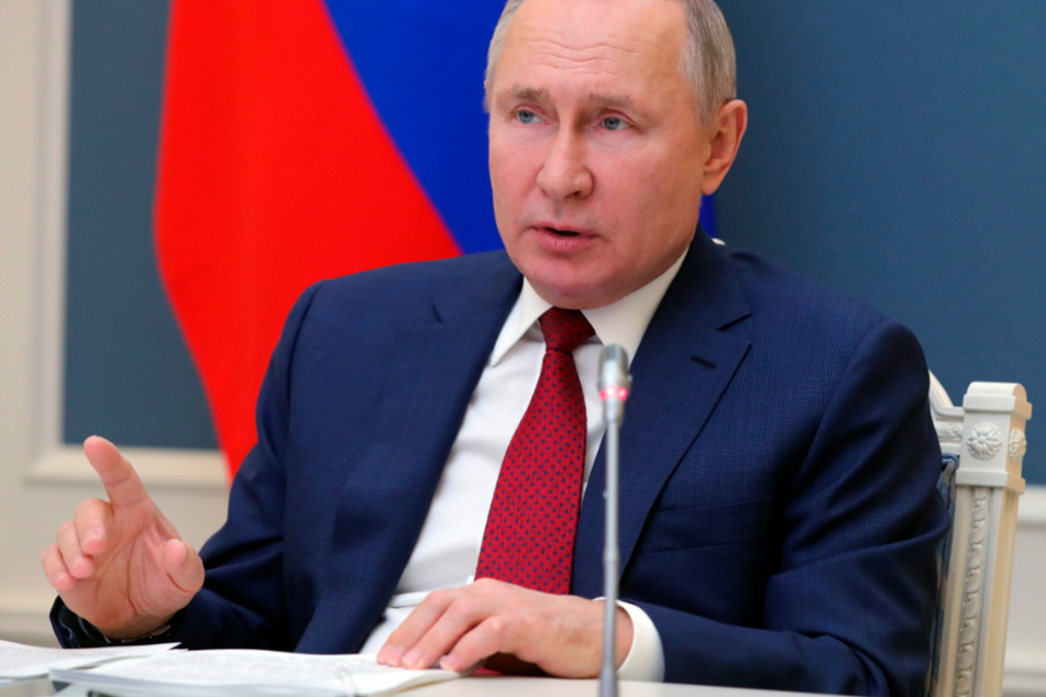 Wladimir Putin spricht während einer Videokonferenz bei der Davos Agenda zu den Teilnehmern des Weltwirtschaftsforums.