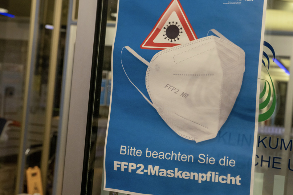 Bayern hebt Maskenpflicht für Beschäftigte in Arztpraxen auf