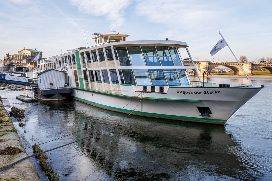 Dresden: Millionen-Sanierung für den alten "August" - Salonschiff wird aufgefrischt