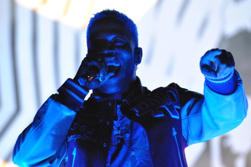 Kid Cudi gave a haunting performance that had the crowd hyped.