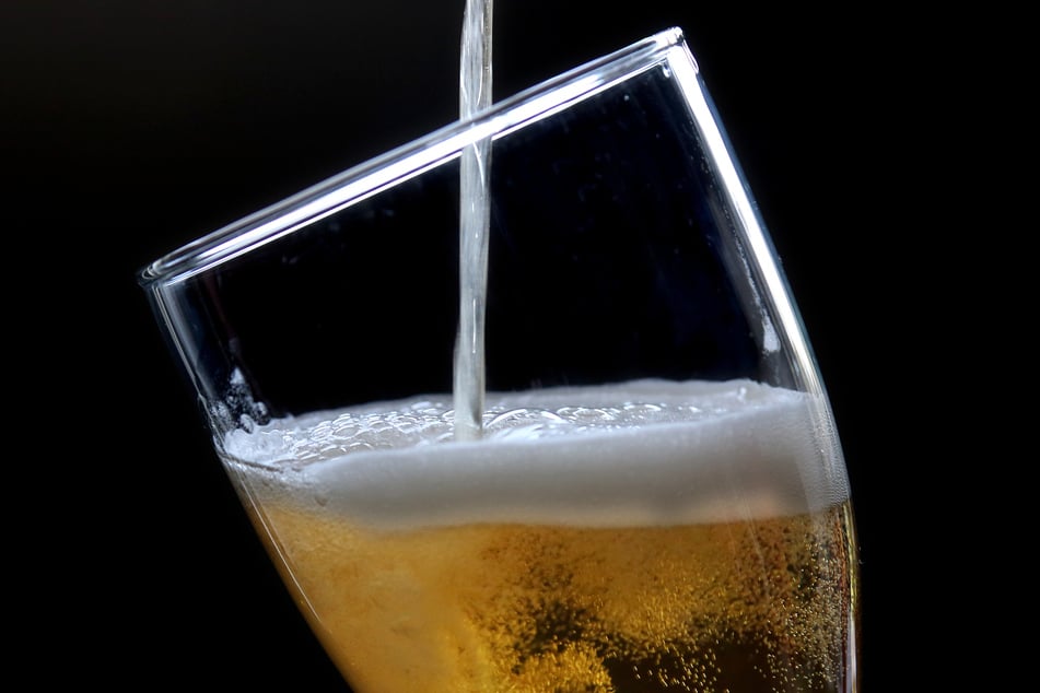 Das betroffene Radler wurde fälschlicherweise als alkoholfrei etikettiert. (Symbolbild)