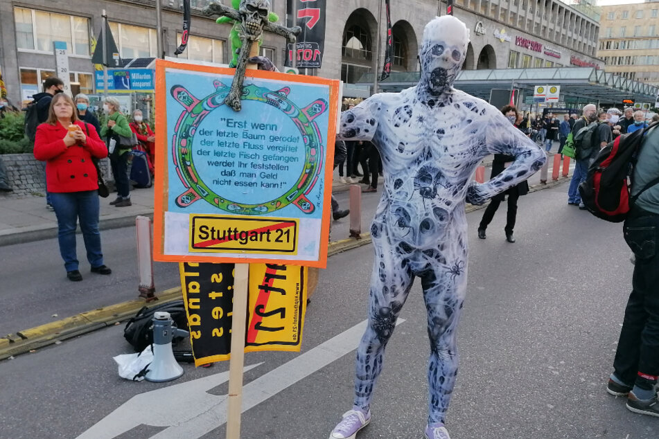Kreativer Protest einer der S21-Gegner.