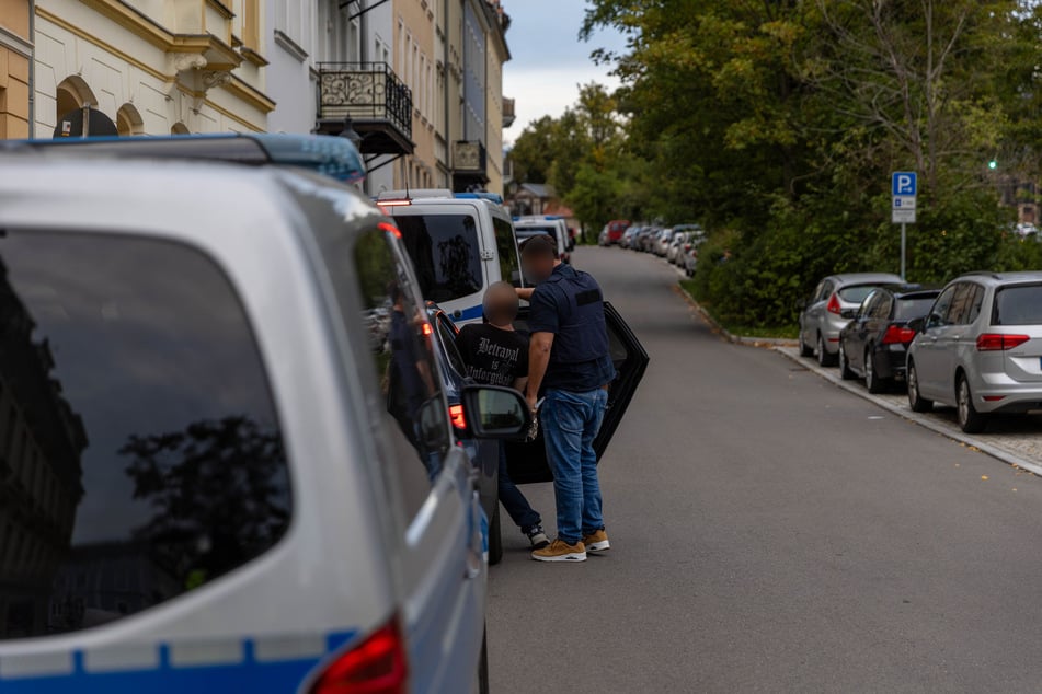 Ein Mann wurde offenbar festgenommen.