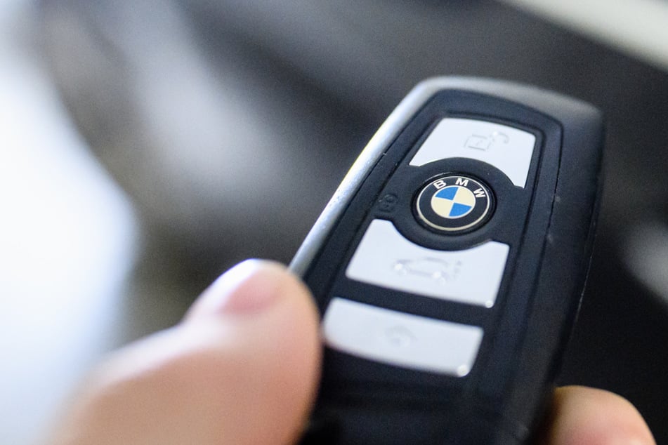 Der Schlüssel für die Zukunft: BMW will den CO2-Fußabdruck der Autos weiter reduzieren und setzt auf Recycling. (Symbolbild)