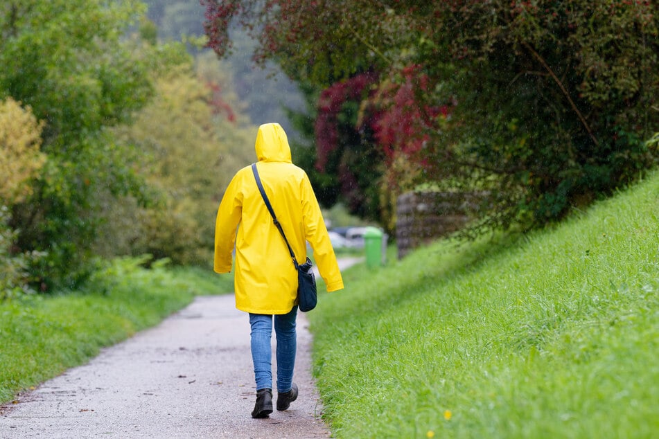 Zeit, die Jacken wieder herauszuholen: Der Herbst ist in Köln angekommen. (Symbolfoto)