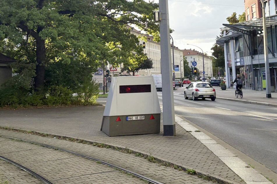 Der Superblitzer steht nun auf der Nürnberger Straße in Richtung Nossener Brücke.