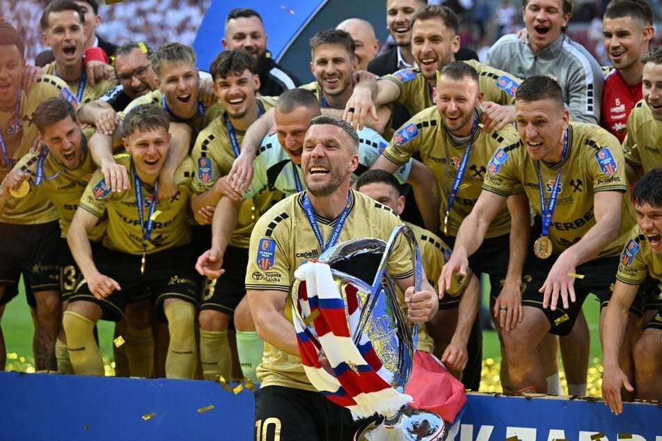 Für Podolskis Heimatverein war es der erste Titelgewinn nach 54 Jahren.