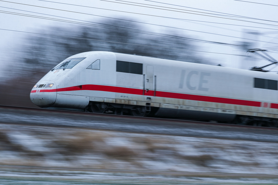Im März und April wird es in Sachsen und Sachsen-Anhalt einige Einschränkungen auf Bahnstrecken geben. (Symbolbild)