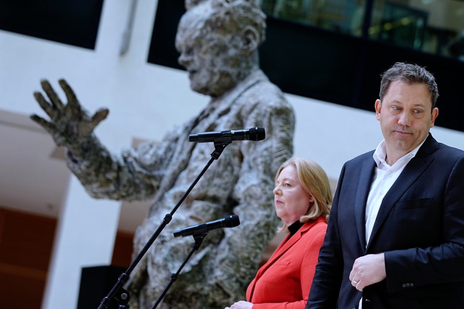 Die SPD mit dem Führungsduo Bärbel Bas (57) und Lars Klingbeil (48) steckt tief in der Krise.