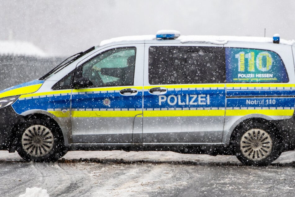 Die Polizei in Südosthessen hatte am Donnerstagmorgen sowie am Vormittag viel zu tun: Bei Schneefall kam es zu zahlreichen Unfällen.