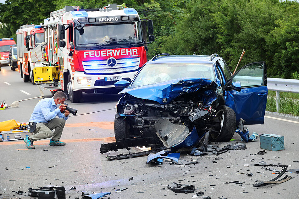 Frontal-Crash auf B20: Person stirbt bei Unfall mit Gegenverkehr
