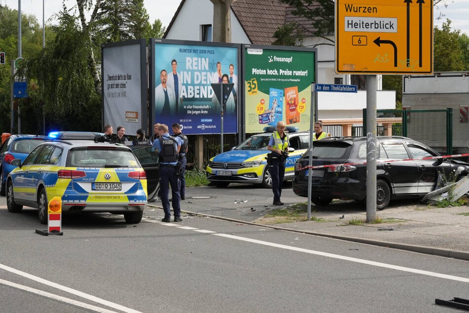 Die Polizei rückte mit mehreren Einsatzwagen an.