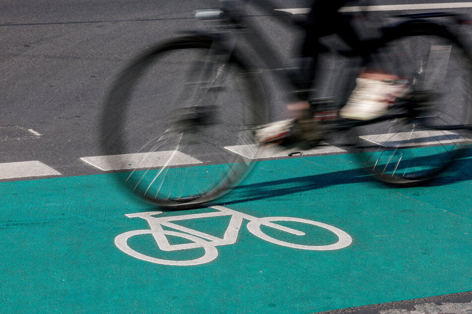 Mit dem neuen Radstreifen auf der Bornaischen Straße wolle man auch im Leipziger Süden Lücken schließen. (Symbolbild)