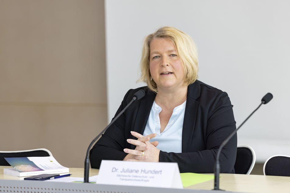 Sachsens Datenschutz- und Transparenzbeauftragte Dr. Juliane Hundert (48) ist strikt gegen die Verschiebung des Starts der Transparenz-Plattform.