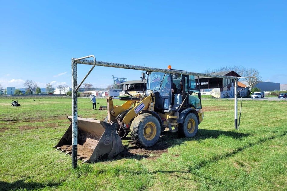 Auch die großen Baumaschinen kommen ab und an zum Einsatz.