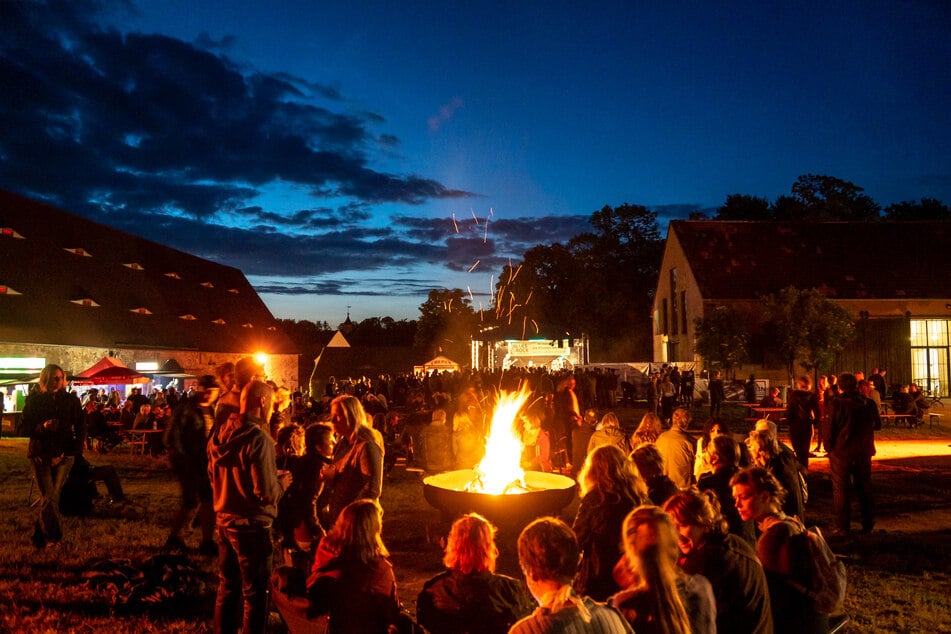 Gemütlich geht's beim "Internationalen Blues &amp; Rock Festival" im Kloster Altzella zu.